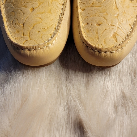 Patricia Nash Cream Embossed Leather Loafers with Gold Accent 8.5 - Picture 5 of 5